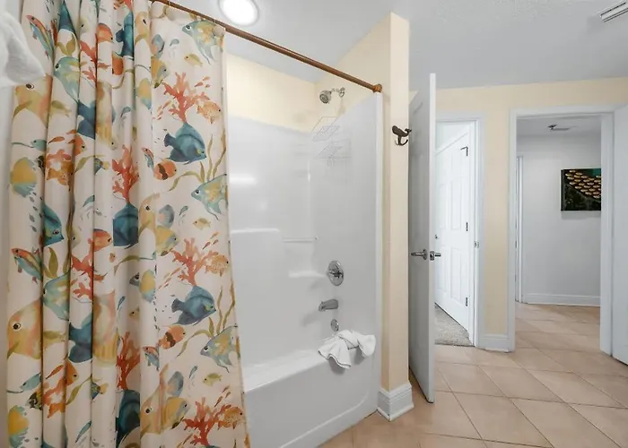Apartment Crystal Shores West 1008 By Youngs Suncoast *